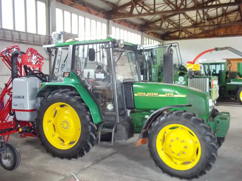 John Deere 3210 Technische Daten Leistung Ausstattung Und Funktionen