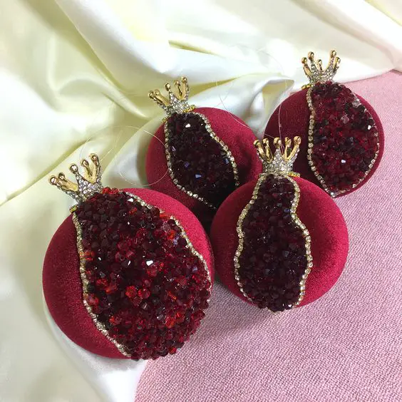 Red Christmas Tree Decorations 2023: Bringing Festive Elegance to Your Home