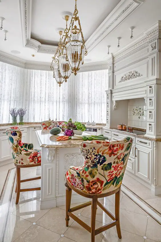 Vintage Kitchen Ideas 2024: Blending Classic Charm with Modern Flair