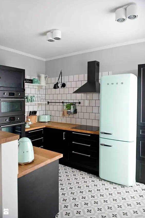 Embracing Elegance and Efficiency in Small Kitchen Design for 2024