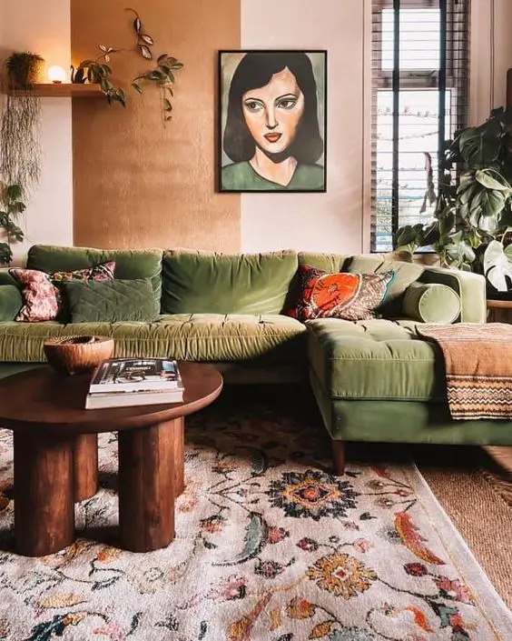 Embracing the Timeless: A Nod to Vintage Living Room Elegance in 2024