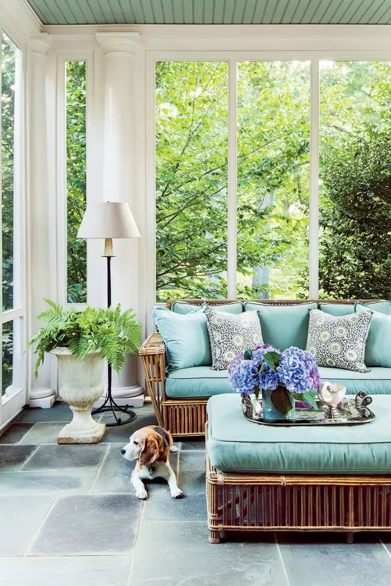 The Art of Crafting a Living Room Couch in 2024: An Interior Designer's Perspective