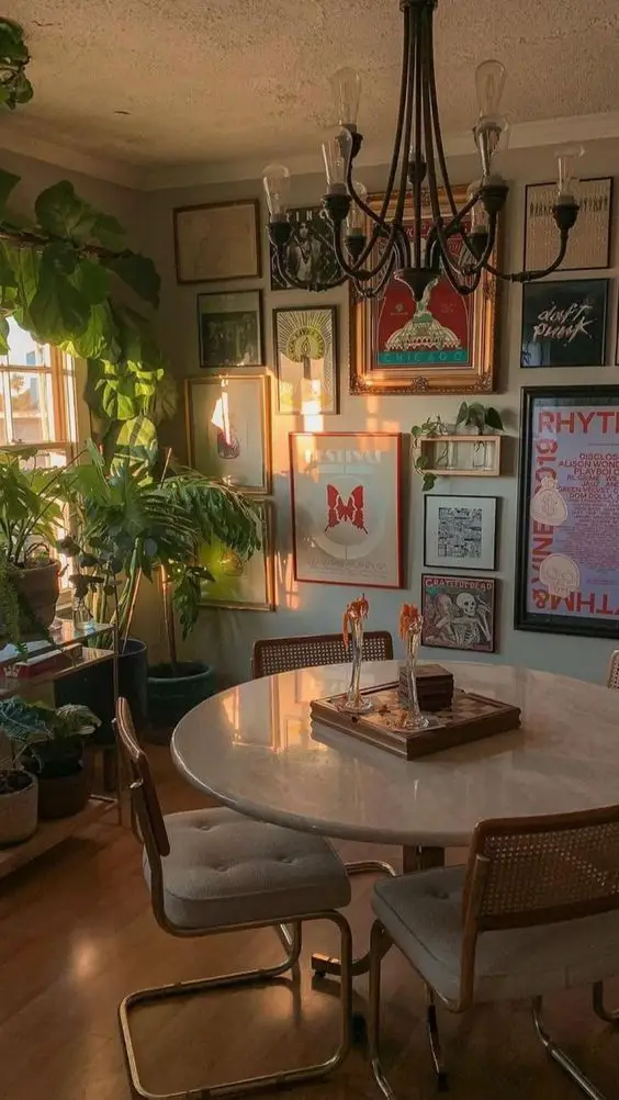 Embracing the Timeless: A Nod to Vintage Living Room Elegance in 2024