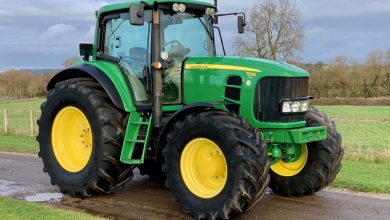 John Deere 7530