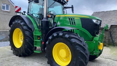 John Deere 6215R