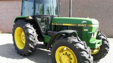 John Deere 2140