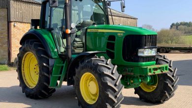 John Deere 6830
