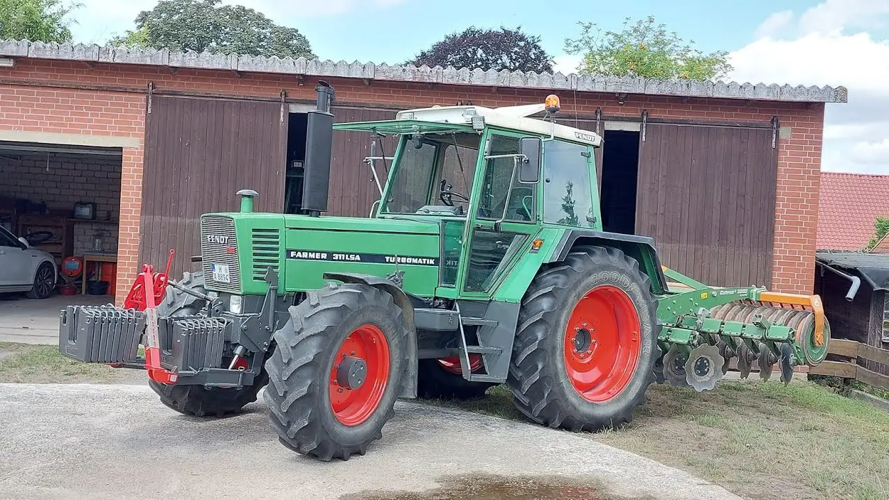 Fendt 311 LSA Technische Daten Leistungsstarker Traktor für effiziente Feldarbeit Fendt 311 LSA Technische Daten Leistungsstarker Traktor für effiziente Feldarbeit
