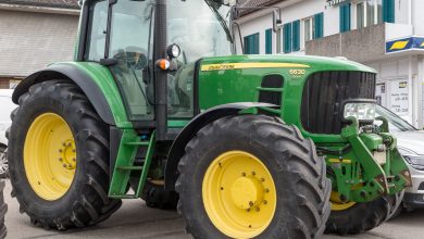 John Deere 6630