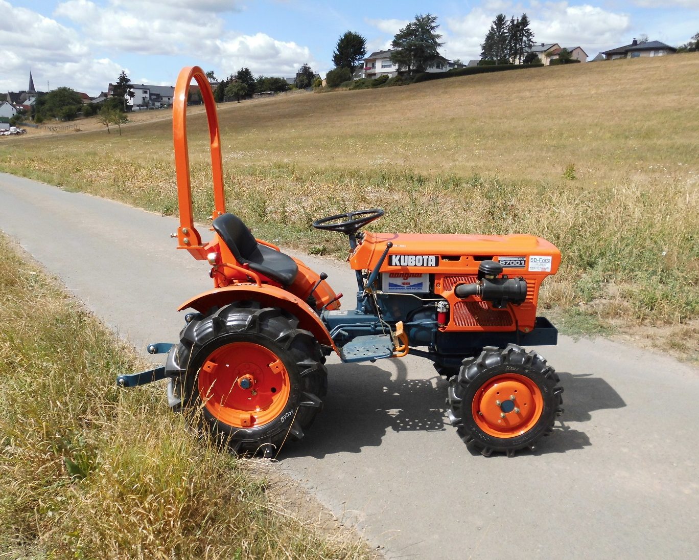 Spécifications Kubota B7001, Pièces De Rechange Et Accessoires