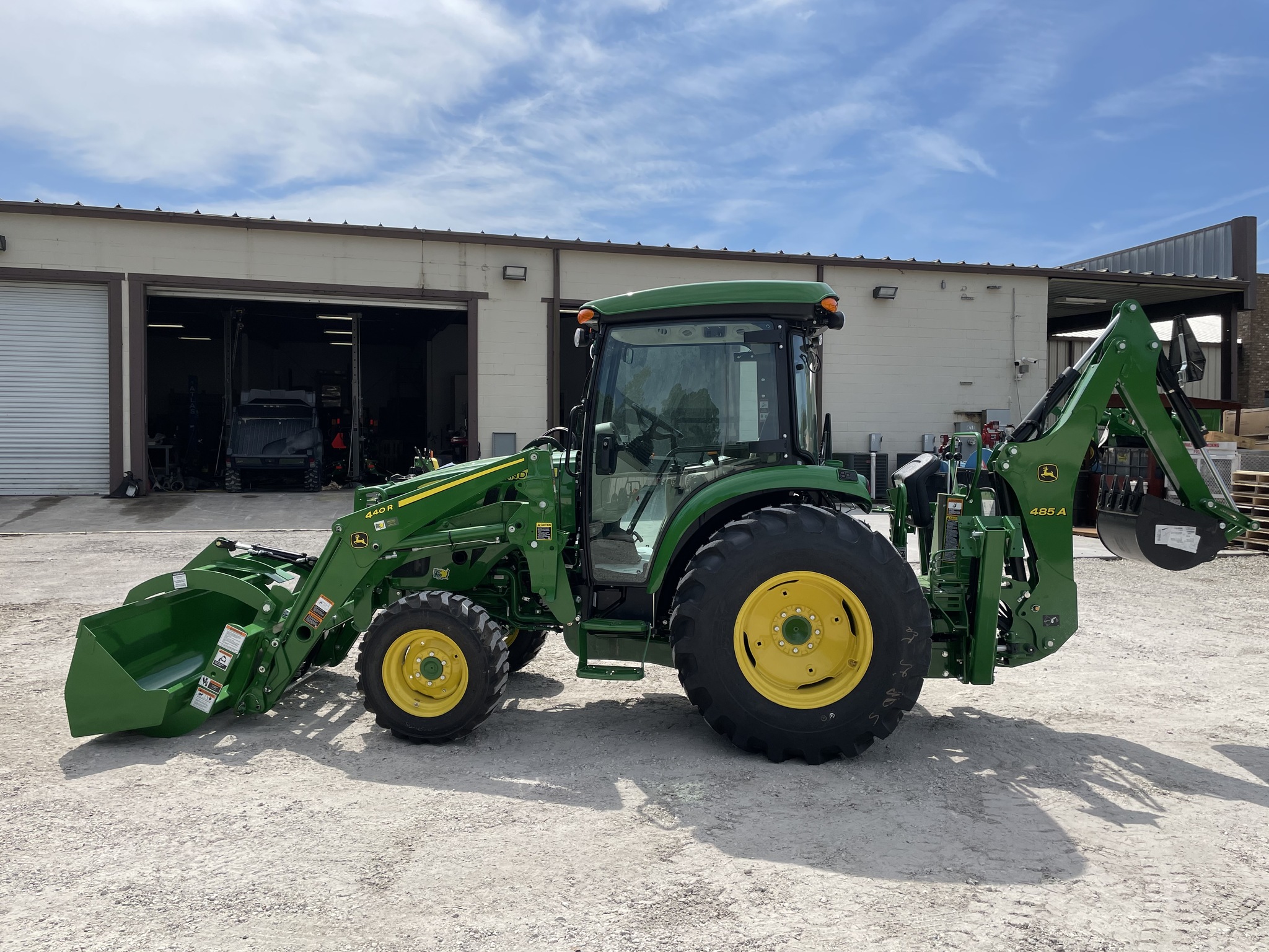 John Deere 4066R Teknik Özellikler - Güçlü çok amaçlı traktör