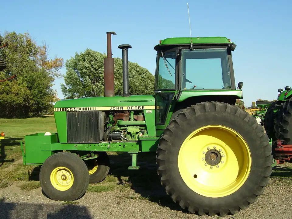 John Deere 4440 Specifications - Performance and Reliability