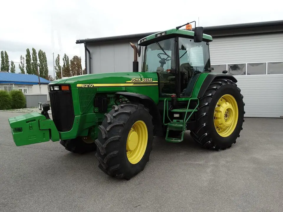 John Deere 8210 Specifications