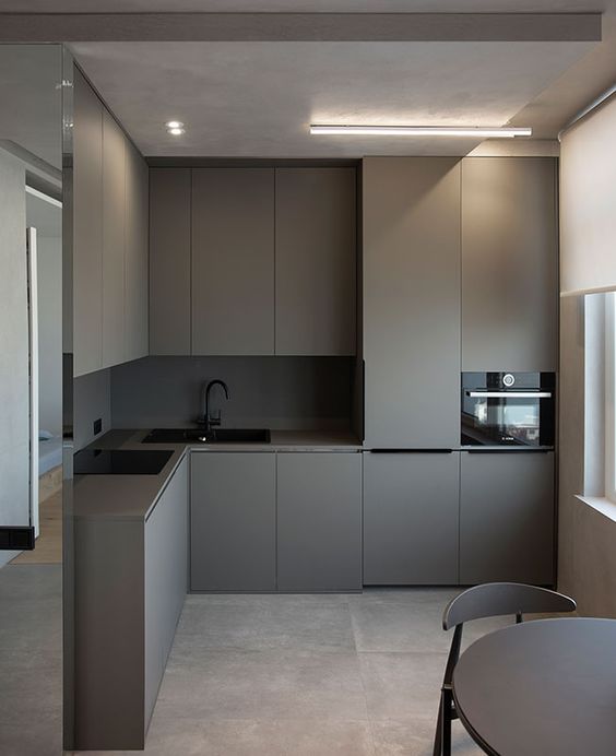 2024 Grey Kitchen Trends: Elegant Cabinets & Modern Layouts
