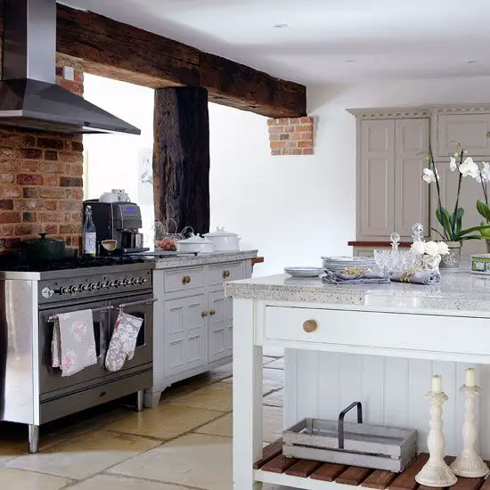 Irish Kitchen Decor 2024: Blending Tradition with Modern Style