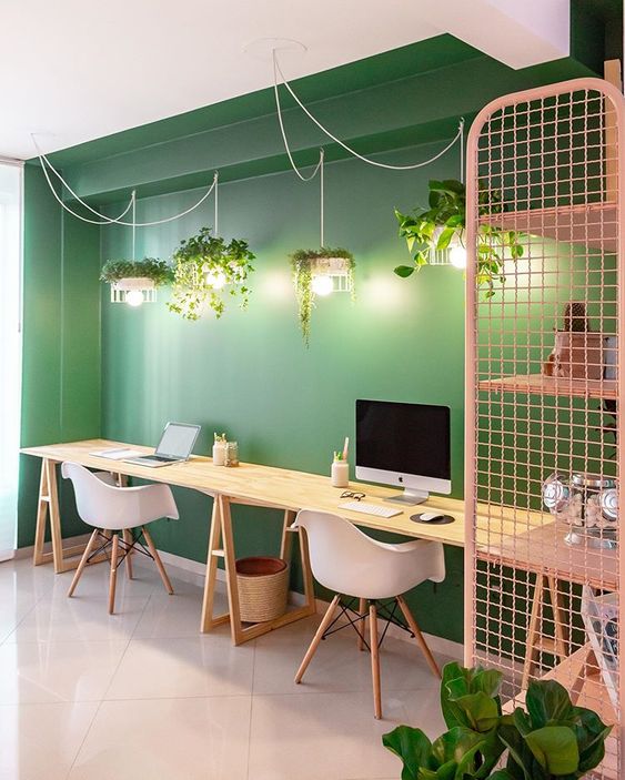 Spring 2024 Office Decor: Chic, Modern Ideas for Workspaces