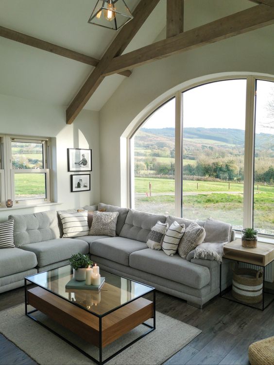 Irish Living Room Decor: Blending Modern Elegance with Cottage Charm