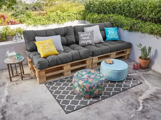 Outdoor Pallet Sofa Ideas: Easy DIY Patio & Garden Furniture