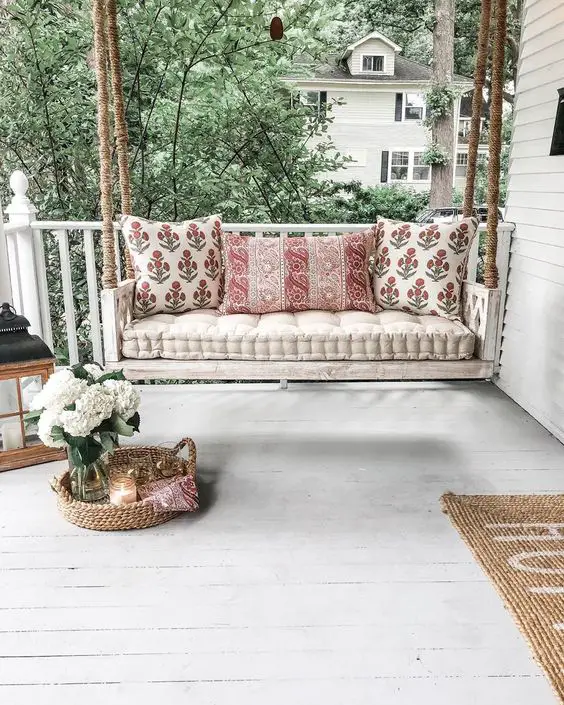 Stylish Porch Loveseats: Swing & Outdoor Designs for Cozy Homes